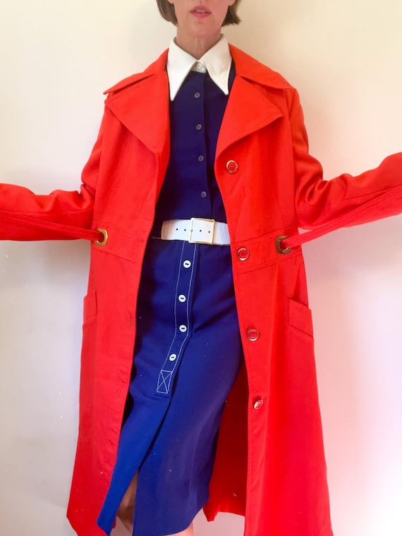 トレンチコート Belted Glossy Red Trench Coat Mugler Belted Glossy Red Trench Coat - Runway Catalog