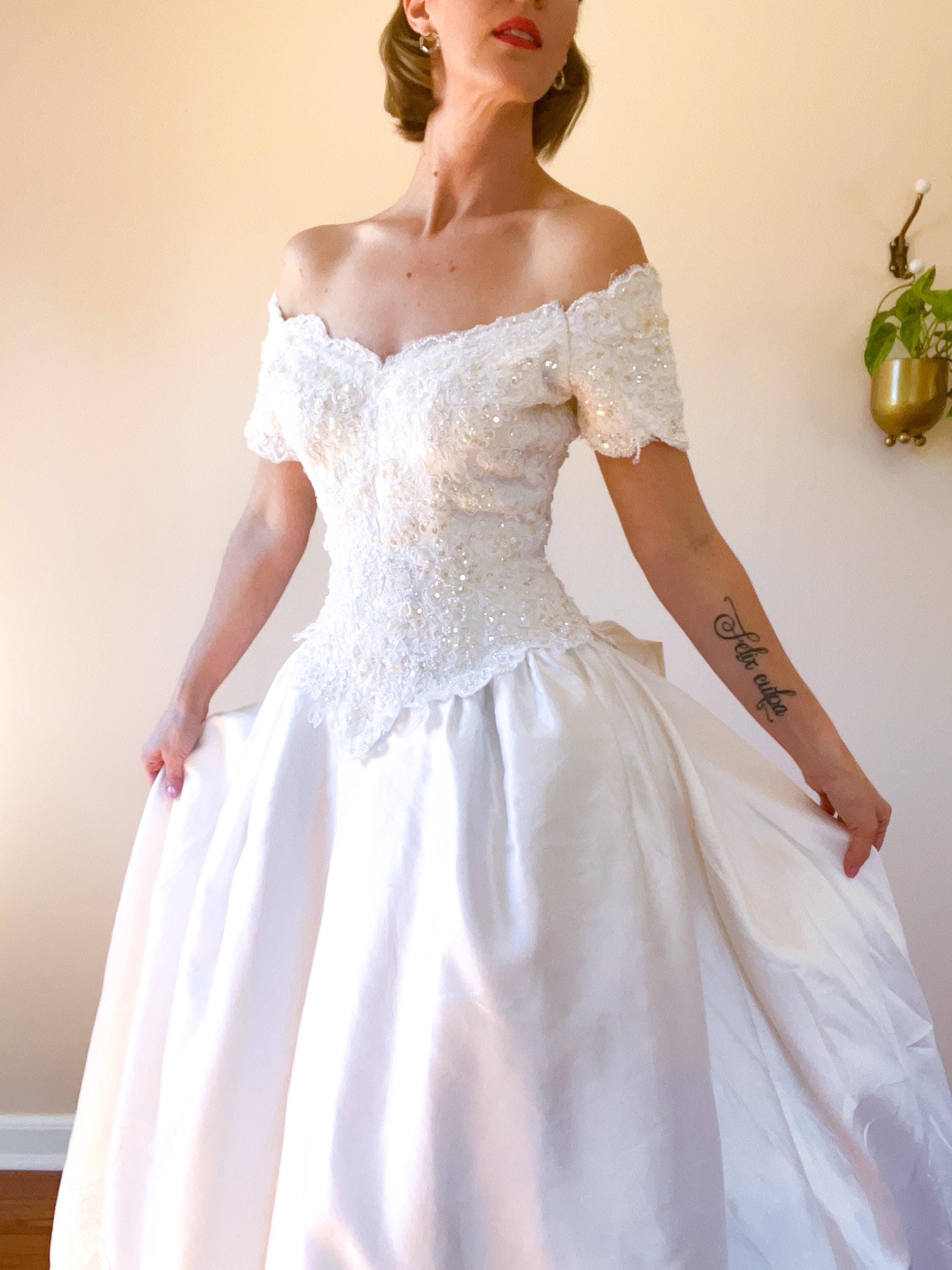 strapless open back dress Vintage Lace Cap Sleeves Open Back Princess Wedding Dresses for Bride