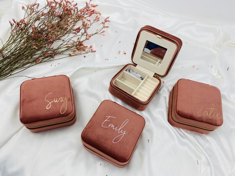 Personalized Jewelry Box, Bridesmaid Gift, Bride Gift, Velvet Jewelry Box, Travel Case, Bride, Travel Jewelry Box, Velvet Jewelry Case 