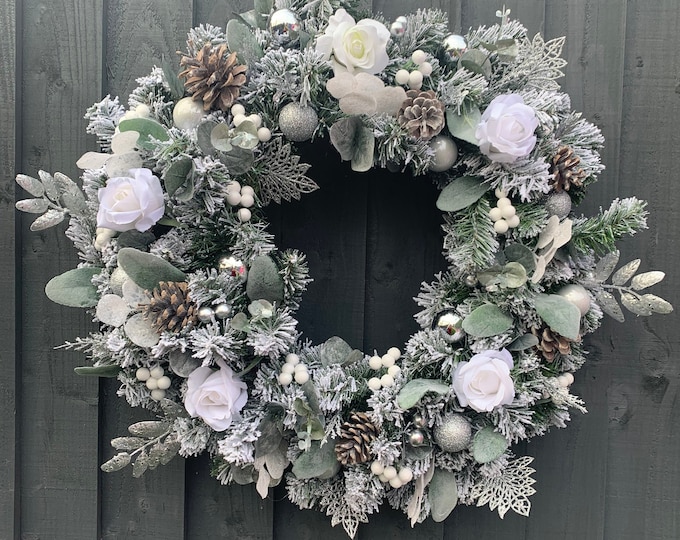 Snowy Christmas Wreath 