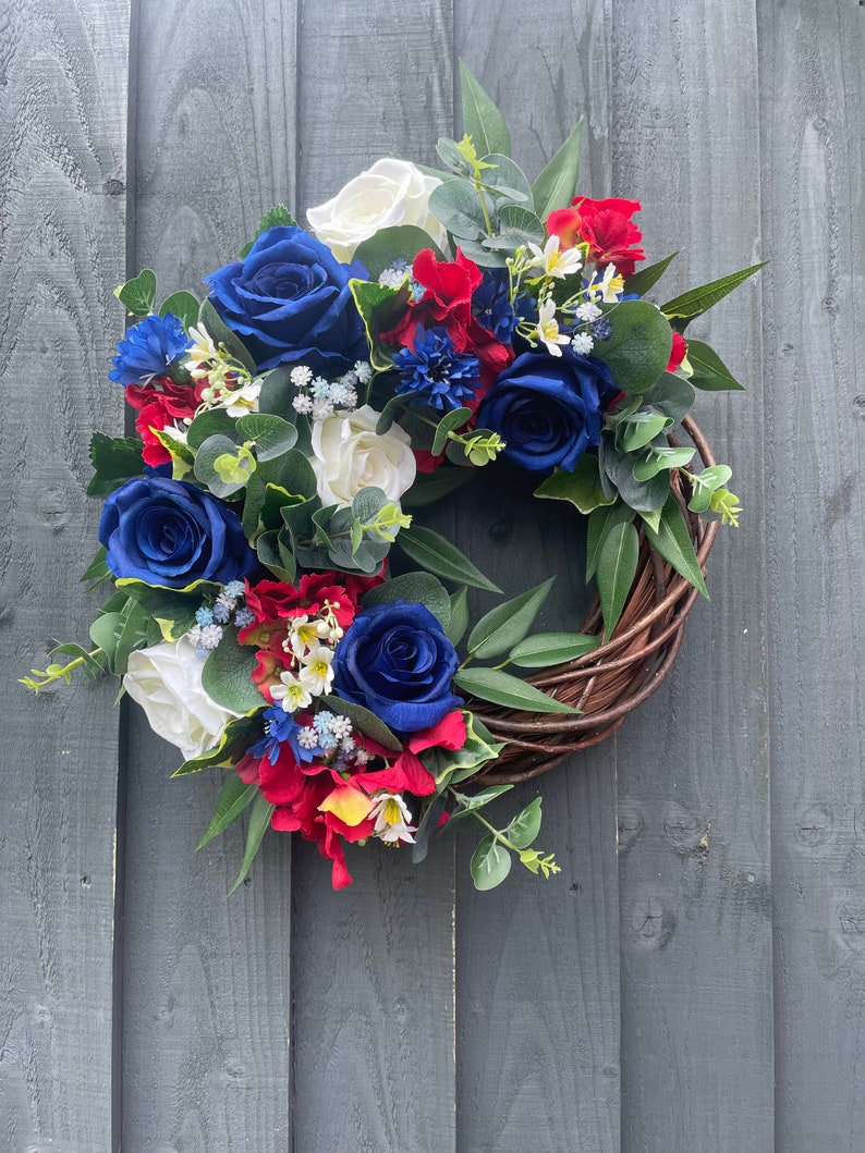 Queens jubilee wreath, jubilee door decorations, front door wreath, Union Jack colours, door wreath with roses, hydrangeas, eucalyptus 