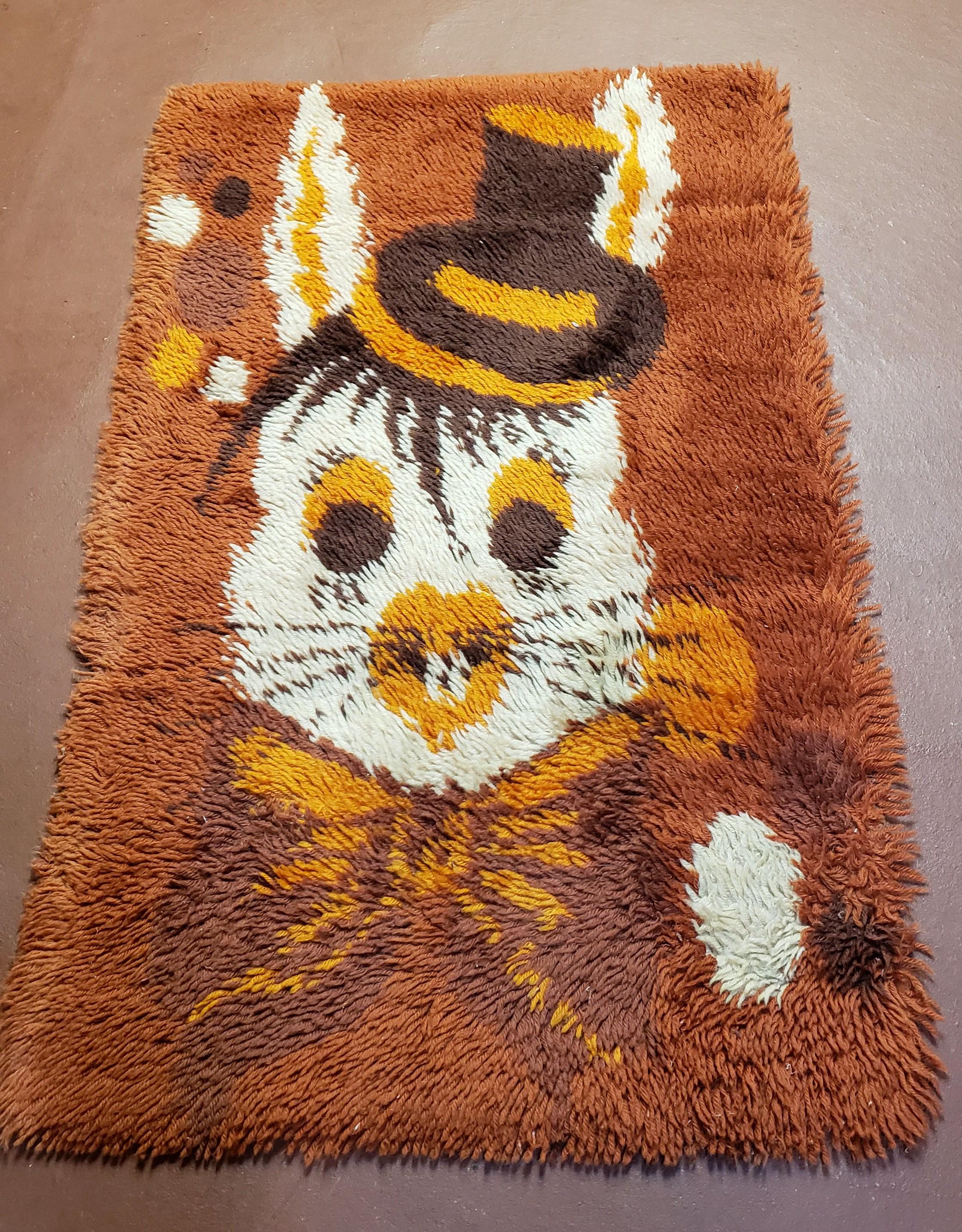 2x3 Rya Shag Rug Mid-Century Modern Danish Shag Rug 1960s Accent Rug Bunny Rabbit in Hat Dark Orange Small Shag Rug Easter Rabbit Rug