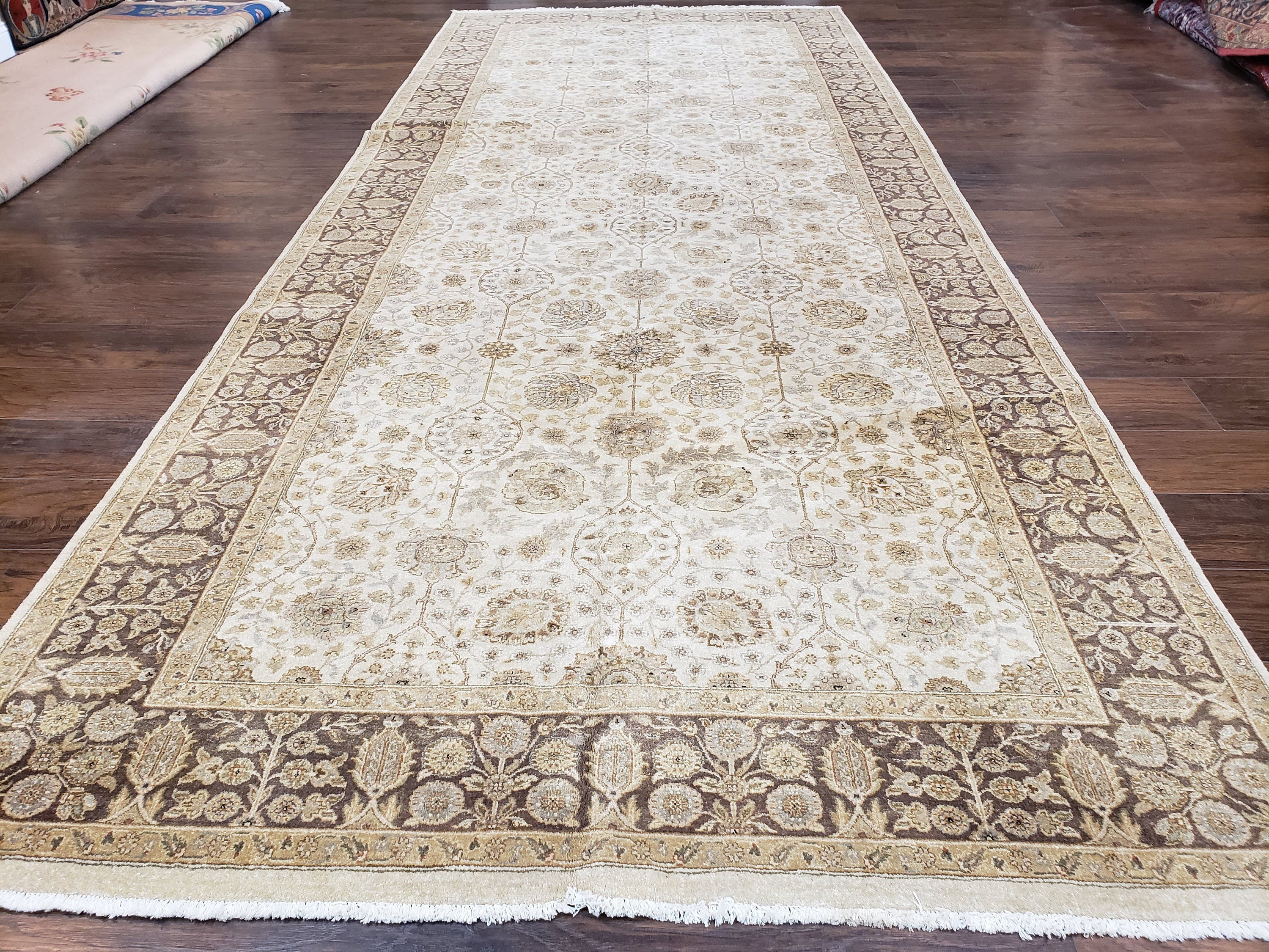 Tappeto corridoio lungo e largo 6 x 14,8, tappeto corridoio, tappeto  persiano Pak pakistano, design Haji Jalil, floreale allover, beige,  vintage, fatto a mano -  Italia