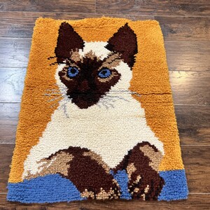 Small Shag Rug with Siamese Cat Pictorial, 2x3 ft Rug, Wool, Vintage, Danish Rya Shag Rug, Orange