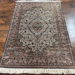 非常に上質なシノペルシャシルクラグ 4x6、花柄メダリオン、手編み、シルクパイル、シルクベース、アイボリー、ヴィンテージハンドメイドオリエンタルカーペット
