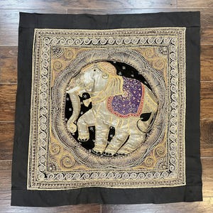 インド刺繍 3x3、象のデザイン、精巧なニードルポイント、ビーズ細工