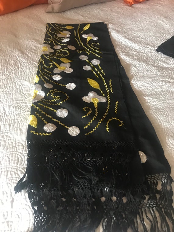 Vintage Mexican Embroidered Shawl