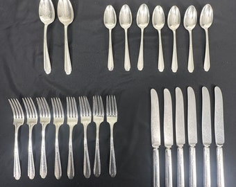 23pc Silver Plated Flatware Set, Admiration pattern. It's an old Wm Rogers pattern made under the International Silver