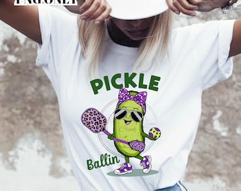 Pickle Ballin PNG, Pickleball divertente, Pickleball carino, disegni digitali, file DTF di sublimazione t-shirt
