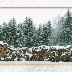 Winter Wald Foto zum Ausdrucken, rustikale Weihnachtsdekoration, Holzscheite Digitaler Kunstdruck, Sofortiger Download