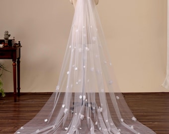Kathedraal verspreide bloemen bruidssluier, organza bloemblaadjes bruidssluier, lange bruidssluier met kam, sluier 1 laag, sluier handgemaakt op maat