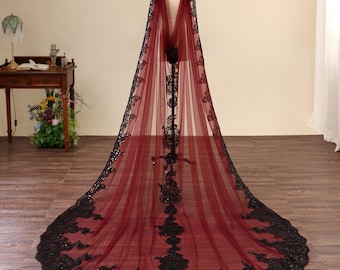 Véu de noiva estilo capa, cor bordô, com apliques de renda floral preta, capa catedral preta com lantejoulas para casamentos góticos e alternativos, véu especial.