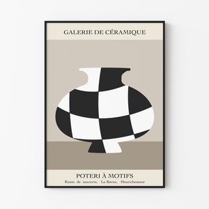 May include: A black and white chequered ceramic vase with a brown background. The text "GALERIE DE CÉRAMIQUE" is at the top of the poster and "POTERI À MOTIFS" is at the bottom. The text "Route de sancerre, La Borne, Henrichemont" is below the title.