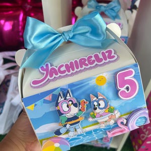 Boîtes à bonbons bleues pour chien