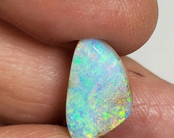 5ct. Crystal pipe opal. Crystal opal. Natural opal. 16x10mm.