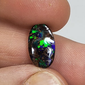 4.35ct. Boulder opal. Matrix opal. Natural opal. 15x9mm.