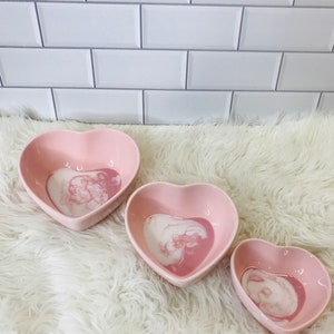 resin painted ceramic heart-shaped bowls, pink, white, Valentine's Day gift, trinket dishes, home decor, Valentine's decor