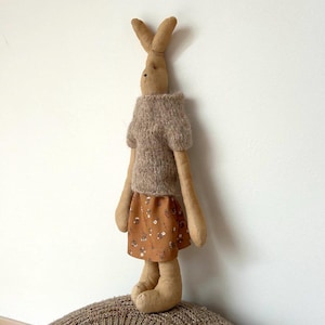 Muñeco de conejo único hecho a mano / Muñeco de reliquia / Conejo hecho a mano / Juguete de regalo para bebé / Lindo juguete de conejo / Juguete natural hecho a mano para niños