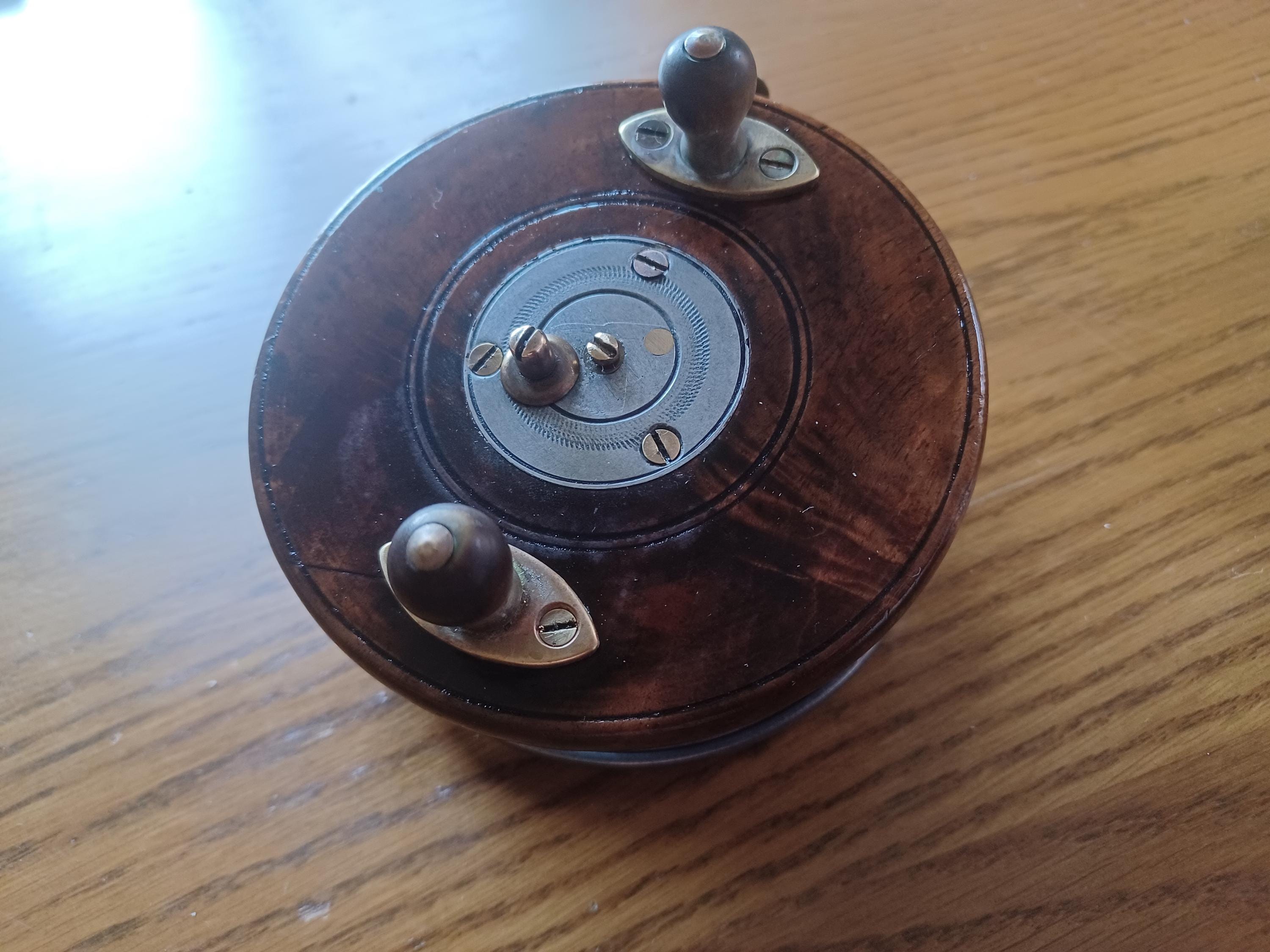 Petit Moulinet De Pêche Vintage En Noyer Et Laiton – Starback 3 Pouces