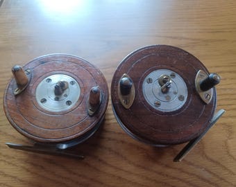 Deux moulinets de pêche vintage de style Nottingham Zephyr, chacun un tambour de 3,5 pouces de diamètre