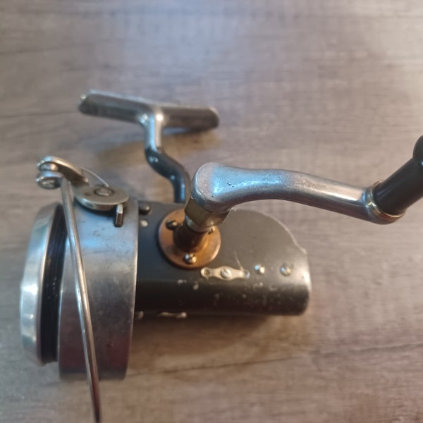 A Vintage Hardy Altex No 2 Mk 5 Spinning Reel With Constant Anti Reverse Circa 1945 - 1951