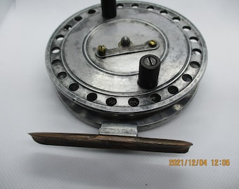 Moulinet Mouche Ancien Type Squelette - À Identifier, Pièce De Collection