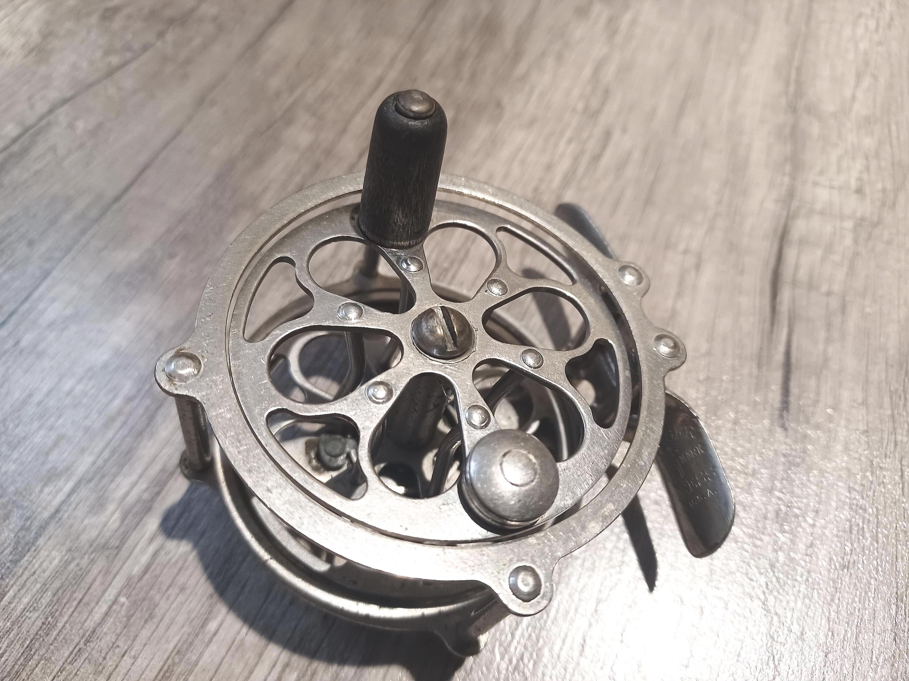 shimano curado 100b for sale SHIMANO CURADO CU-100B BAITCAST REEL