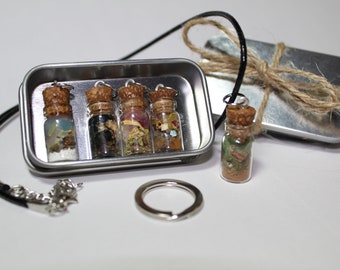 5 confezioni di ciondoli Tiny Spell Fial; Amor proprio, Motivazione, Protezione, Guarigione, Felicità