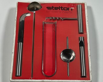 Vintage Stelton Bar Set Design Arne Jacobsen and Peter Holmblad 6 pieces. True Danish Design