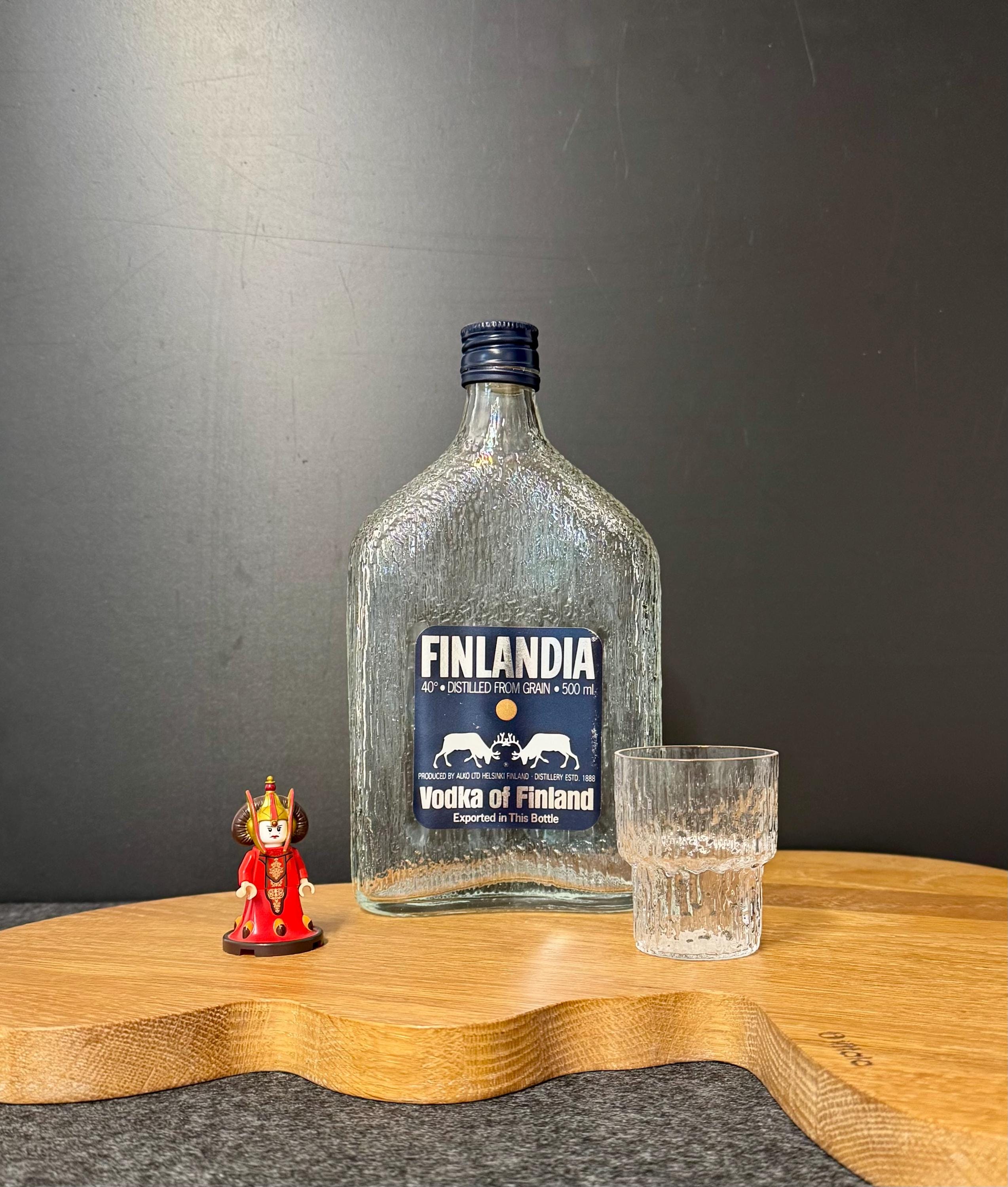 古酒　Tapio Wirkkala　FINLANDIA ウォッカ 1000ml Finlandia Vodka - 1970s (45%, 100cl) – Old Spirits Company