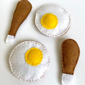 Egg and Drumstick 2 pc Organic Catnip Toy for Interactive Play | cat toys for indoor cats, cute cat toys, natural catnip toys