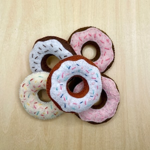 Donut cat toy | organic catnip toy