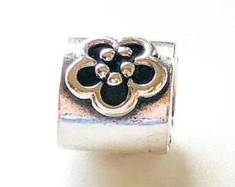 DIY charm Daisy flower charm silver alloy very cute little daisy flower charms pack of 10 jewelry making embellishment gift tie on DIY charm Daisy flower charm silver alloy very cute little daisy flower charms pack of 10 jewelry making embellishment gift tie on