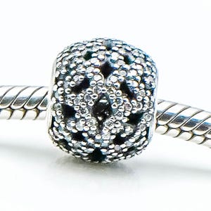 PANDORA Schimmernde Spitze Sterling Silber Charm Durchbrochene Perle Mit Klaren Zirkonia