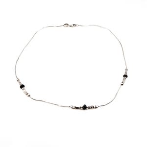 Collier vintage en argent sterling avec perles noires et en argent sterling