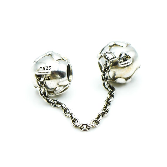 Pandora bow deals safety chain