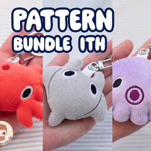 Può includere: Un set di tre modelli di peluche per realizzare portachiavi. I modelli includono un granchio rosso, un pesce grigio e un polpo viola. I modelli sono disponibili in bundle e sono perfetti per l'artigianato.