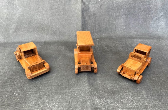 Vintage Hand Crafted Wooden Cars Detailed Classic Cars Desktop Décor 