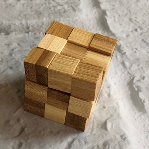 Handcrafted Wooden Puzzles Brain Teasers Kids Games 3D Wooden Interlocking Burr Puzzles Childhood Learning Toys image 9