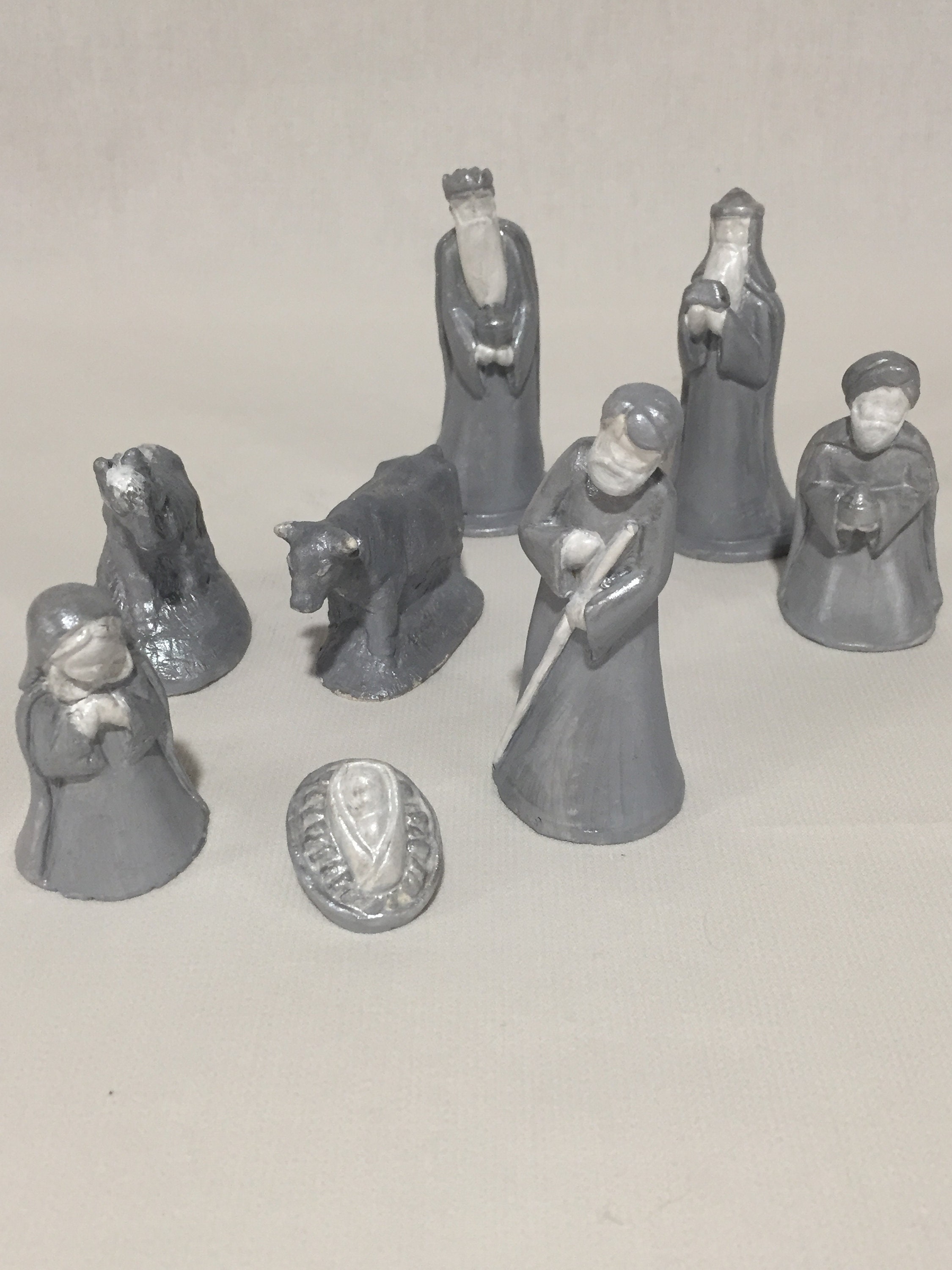 8 Petits Santons de La Crèche Nöel
