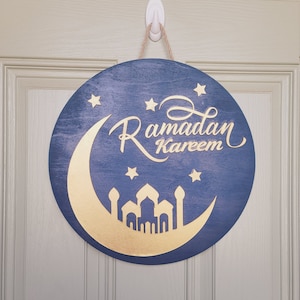 Ramadhan wreath,door hanger,wall hangings , eid door hanger, wood circle, wood signs, wooden wreaths, wall decor, ramadhan decor, islamic