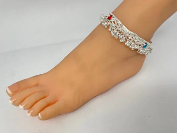 Pair of anklets deals