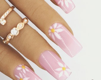 White Petal Flower With Pink Base Spring/Summer Press On Nails | Nails | False Nails | Fake Nails | Stick On Nails | Medium Square