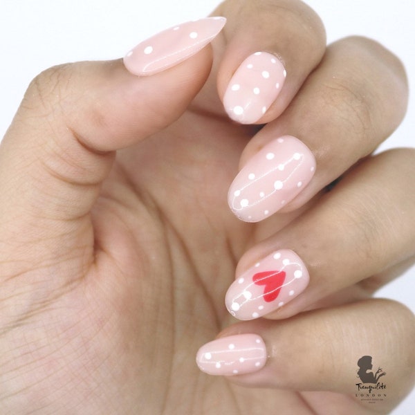 Polka Dot Red Heart Press on Nails | Ongles | Faux ongles | Faux ongles | Stick On Nails | Ovale court