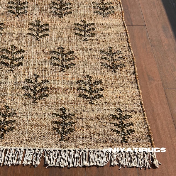 Farmhouse Jute Rug: Natural-Handwoven Floral Kilim Area Rug, Geometric Neutral Motifs, Italian Modern Carpet