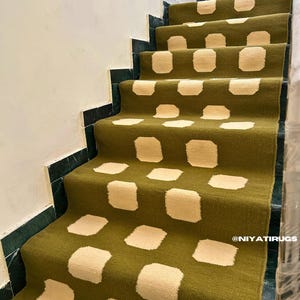 Alfombra de lana verde, estilo bohemio, con diseño de lunares verdes, moderna y estética, hecha a mano.