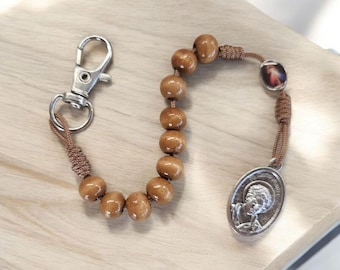 Sant Carlo Acutis Wood Rosary Keychain, Catholic Prayer Beads with Religious Medal, Devotional Accessory, Virgin Mary/Divine Mercy medal