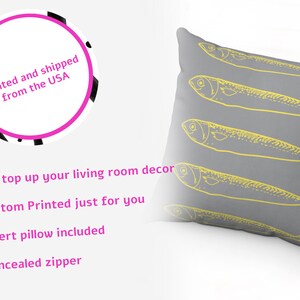 Graues und gelbes Fischkissen Sommer Bauernhaus Kissen | Etsy