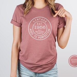 Vintage 1956 Birthday Shirt, Aged to Perfection Tee, 70th Birthday Gift imagen 2