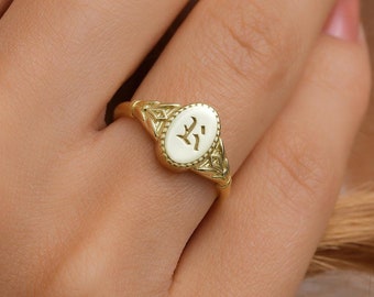 14K Gold Personalized Vintage Gothic Ring,Custom Initial Signet Ring,Dainty goth jewelry, Personalized Gift, Old english Letter,Gift For Mom